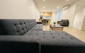 Hutt Central Brand New 3 Bedroom 2 Bath Spacious House With Balcony Private Garage- 15 Mins To Wellington Cbd